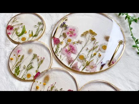 Casting Flowers in a Resin Coaster and Tray Set