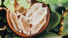 Beginners crystal guide How to identify and use crystals