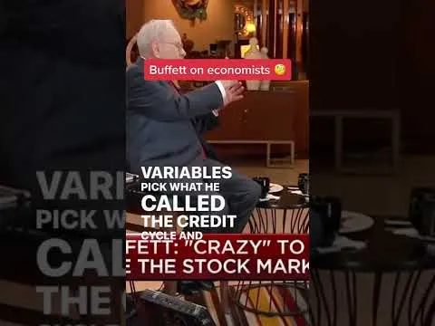 Warren Buffett on Macroeconomics role