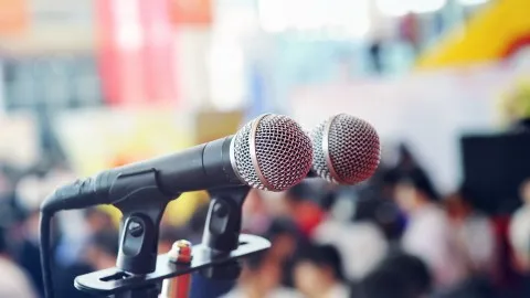 Public Speaking: Financial Advisers Convey Your Expertise